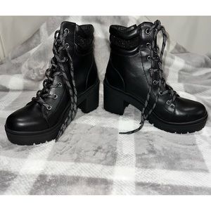 NINE WEST QUONA COMBAT BOOTS SIZE 6.5 NEW IN BOX